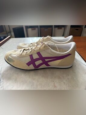 ASICS ONITSUKA TIGER Machu Racer Womens Size 10.5 Shoes Sneakers
DN353
